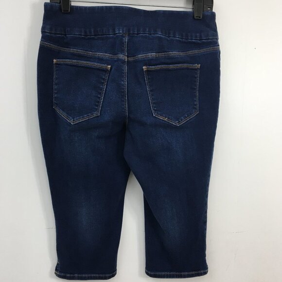 Chico's Slim Leg Capri Pull on Dark Wash Jeans Size 4P EXCELLENT Condition - Picture 3 of 5